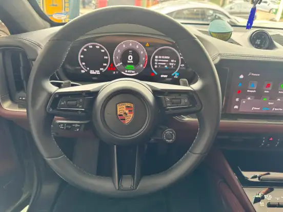PORSCHE-CAYENNE-2025