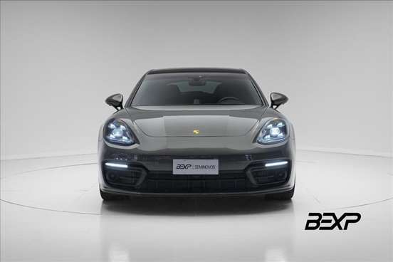 PORSCHE-PANAMERA-2023
