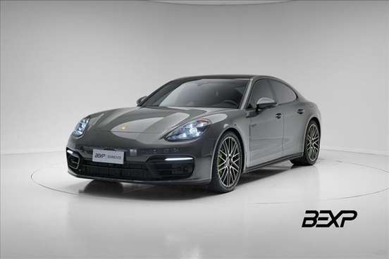 PORSCHE-PANAMERA-2023