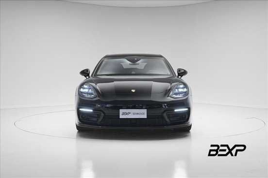 PORSCHE-PANAMERA-2022