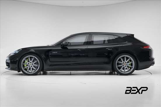 PORSCHE-PANAMERA-2022