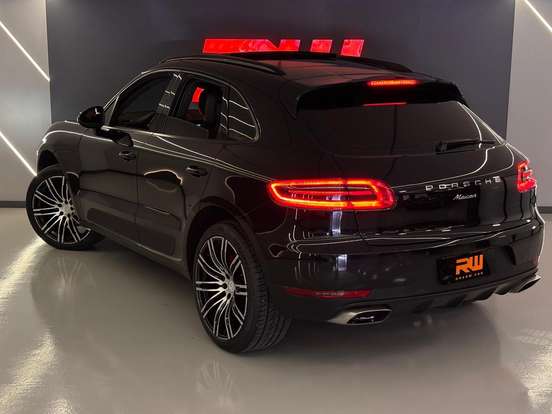 PORSCHE-MACAN-2018