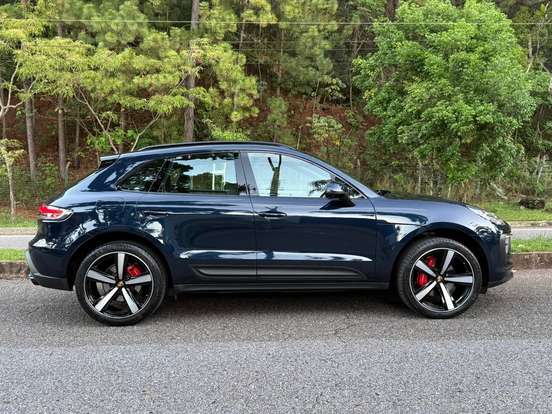 PORSCHE-MACAN-2022