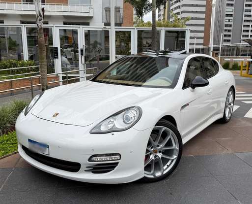 PORSCHE-PANAMERA-2011