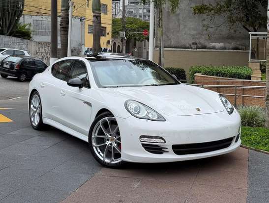 PORSCHE-PANAMERA-2011
