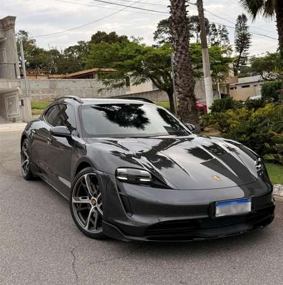 PORSCHE-TAYCAN-2023