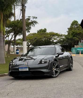PORSCHE-TAYCAN-2023