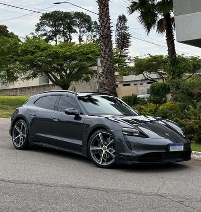 PORSCHE-TAYCAN-2023