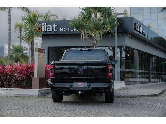 RAM-1500-3.0 HURRICANE 6 BITURBO GASOLINA LARAMIE NIGHT EDITION CD 4X4 AUTOMÁTICO RAM-1500-2025