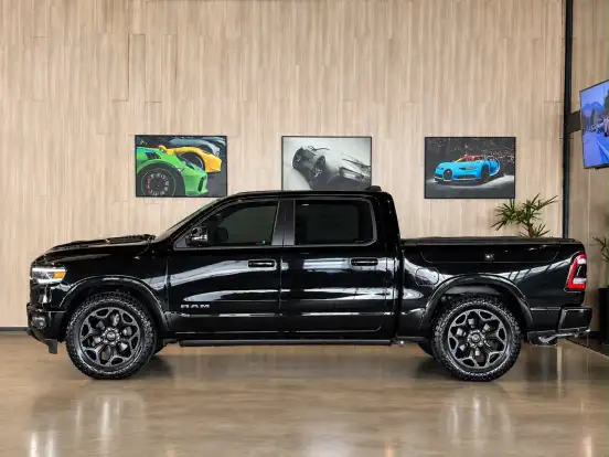 RAM-1500-5.7 V8 GASOLINA LIMITED NIGHT EDITION CD 4X4 AUTOMÁTICO RAM-1500-2023