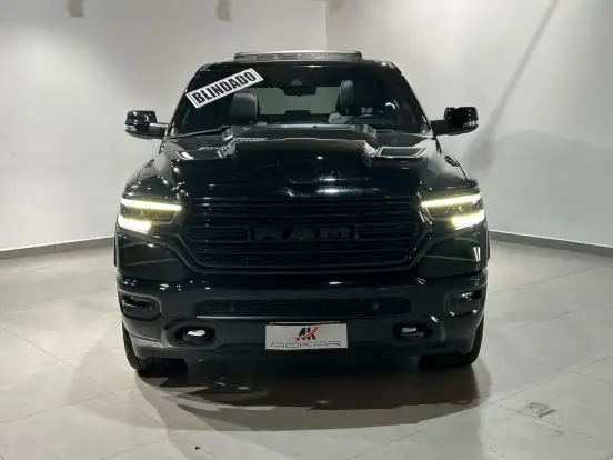 RAM-1500-5.7 V8 GASOLINA LIMITED NIGHT EDITION CD 4X4 AUTOMÁTICO RAM-1500-2023