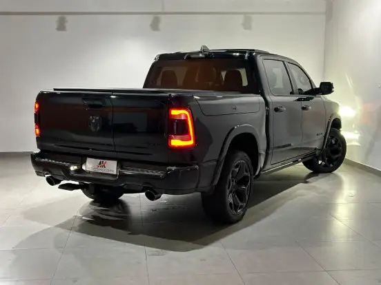 RAM-1500-5.7 V8 GASOLINA LIMITED NIGHT EDITION CD 4X4 AUTOMÁTICO RAM-1500-2023