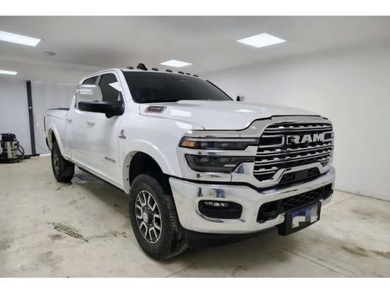 RAM-3500-6.7 I6 TURBO DIESEL LIMITED LONGHORN CD 4X4 AUTOMÁTICO RAM-3500-2025