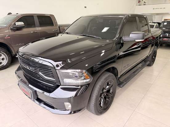 RAM-CLASSIC-5.7 V8 GASOLINA LARAMIE NIGHT EDITION CD 4X4 AUTOMÁTICO RAM-CLASSIC-2023