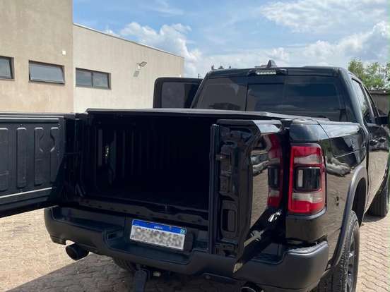 RAM-1500-5.7 V8 GASOLINA REBEL CD 4X4 AUTOMÁTICO RAM-1500-2021