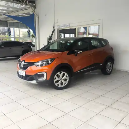 RENAULT-CAPTUR-2017