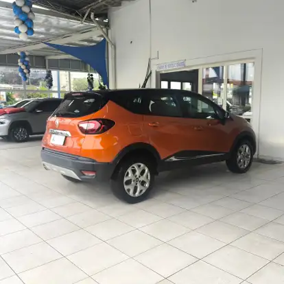 RENAULT-CAPTUR-2017