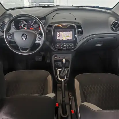 RENAULT-CAPTUR-2017