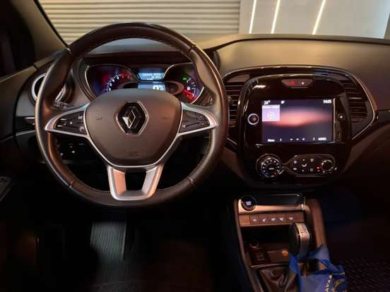 RENAULT-CAPTUR-2021