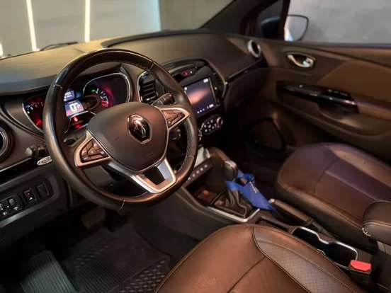 RENAULT-CAPTUR-2021