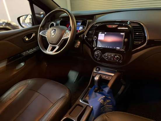 RENAULT-CAPTUR-2021