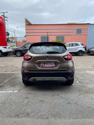 RENAULT-CAPTUR-2021