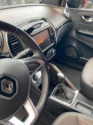 RENAULT-CAPTUR-2021