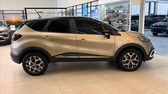 RENAULT-CAPTUR-2021