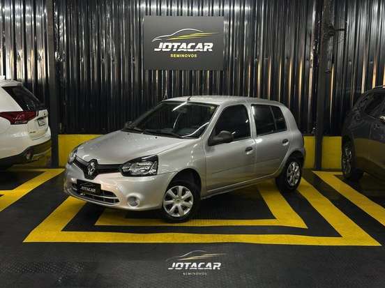 RENAULT-CLIO-2014