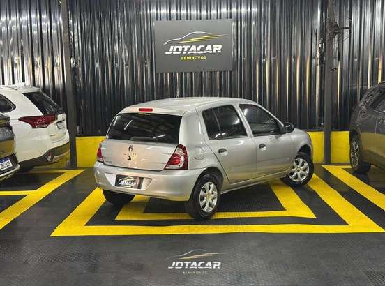 RENAULT-CLIO-2014
