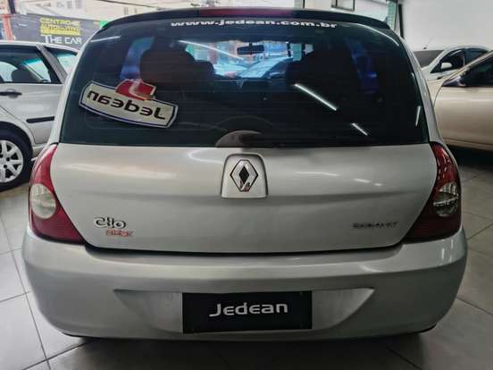 RENAULT-CLIO-2006