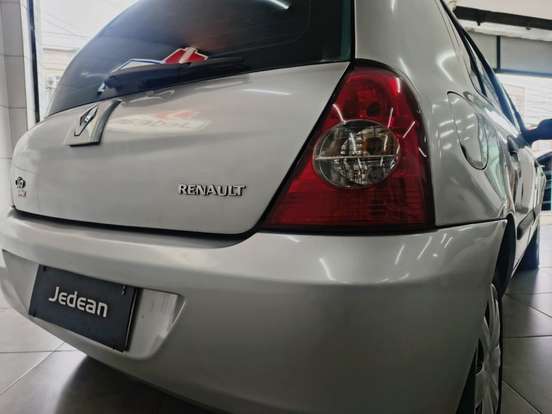 RENAULT-CLIO-2006