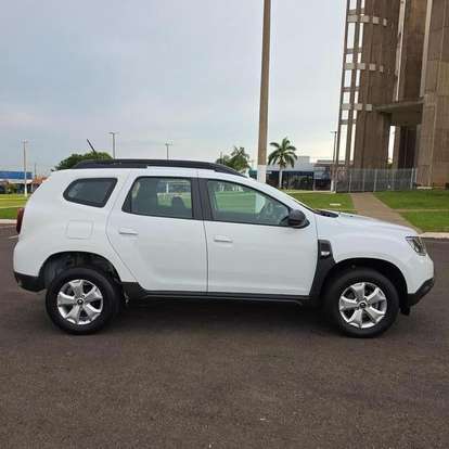 RENAULT-DUSTER-2023
