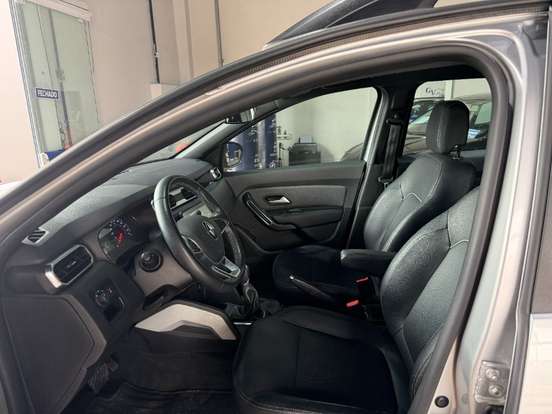 RENAULT-DUSTER-2023