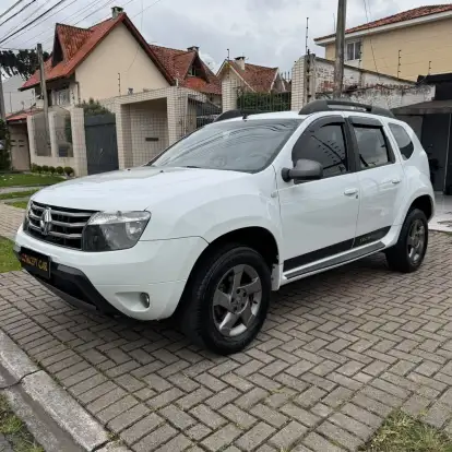 RENAULT-DUSTER-2014