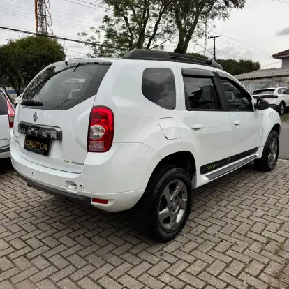RENAULT-DUSTER-2014