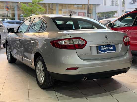 RENAULT-FLUENCE-2015