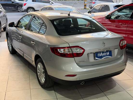 RENAULT-FLUENCE-2015