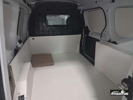 RENAULT-KANGOO-2025