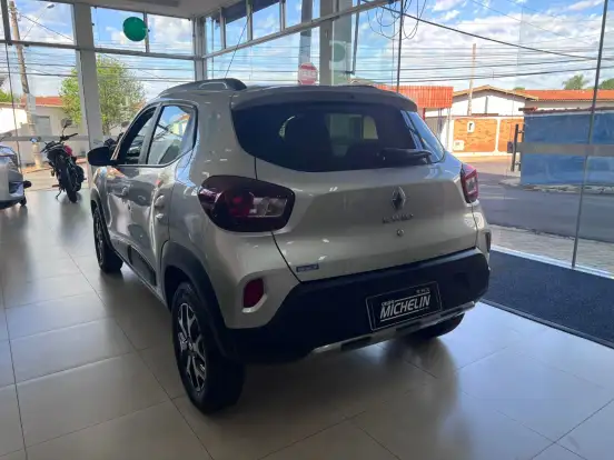 RENAULT-KWID-1.0 12V SCE FLEX OUTSIDER MANUAL RENAULT-KWID-2023