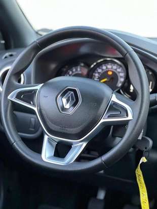 RENAULT-LOGAN-2021