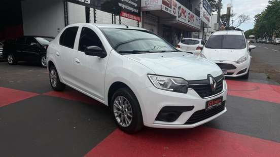 RENAULT-LOGAN-2022