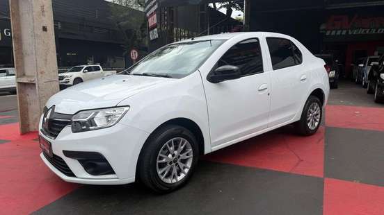 RENAULT-LOGAN-2022