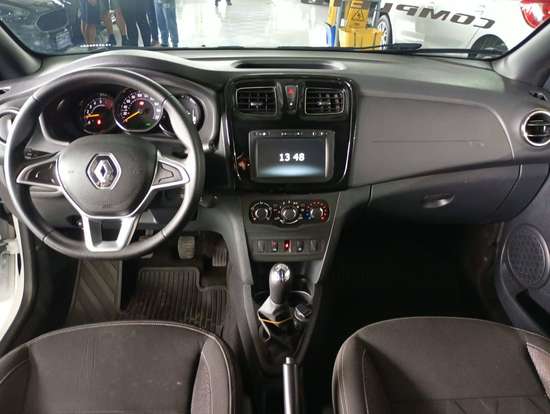 RENAULT-LOGAN-2024