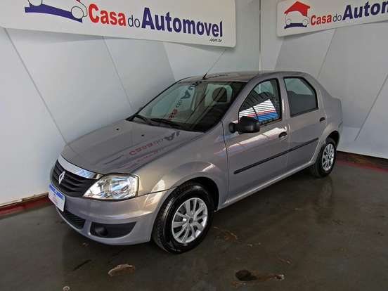 RENAULT-LOGAN-2011