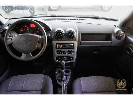 RENAULT-LOGAN-2008