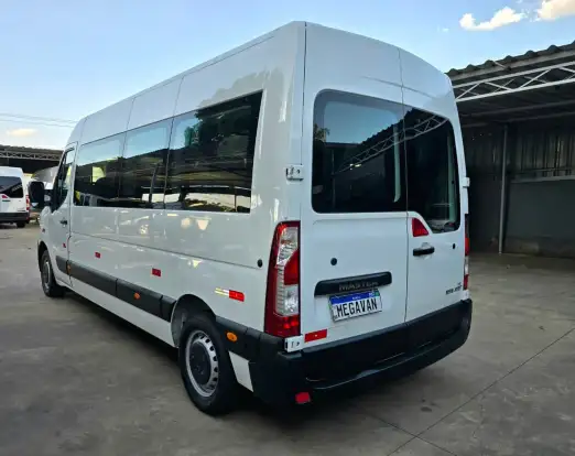 RENAULT-MASTER-2025