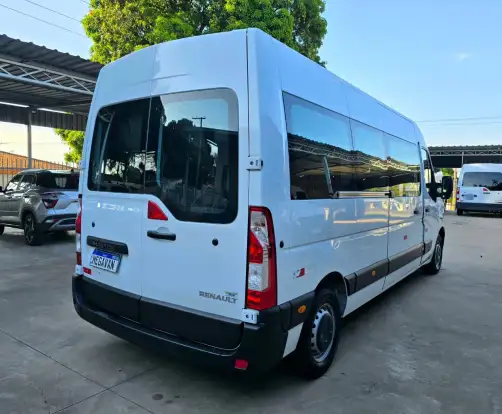 RENAULT-MASTER-2025