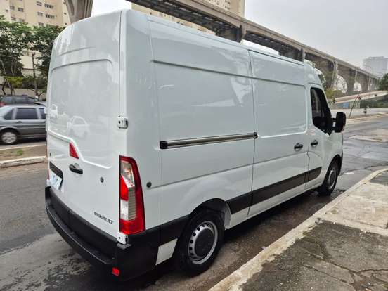 RENAULT-MASTER-2023