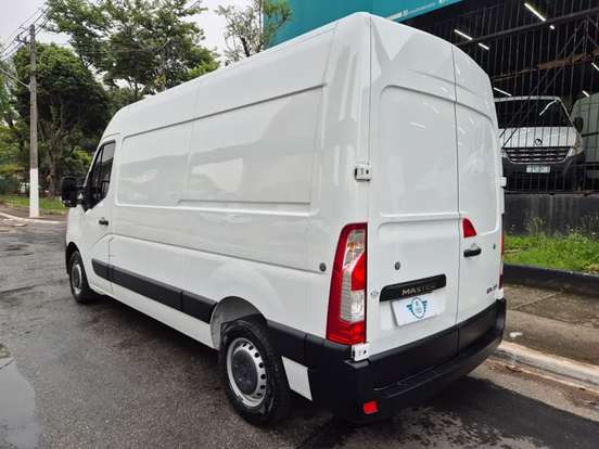 RENAULT-MASTER-2023